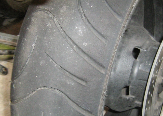 fazer rear tyre showing the whole of the tread is used